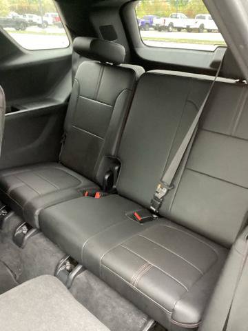Used 2023 Chevrolet Traverse RS AWD/4WD image 9