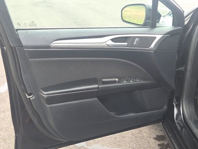 Certified 2020 Ford Fusion SE image 22