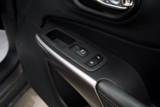 Used 2022 Jeep Cherokee Limited AWD/4WD image 30