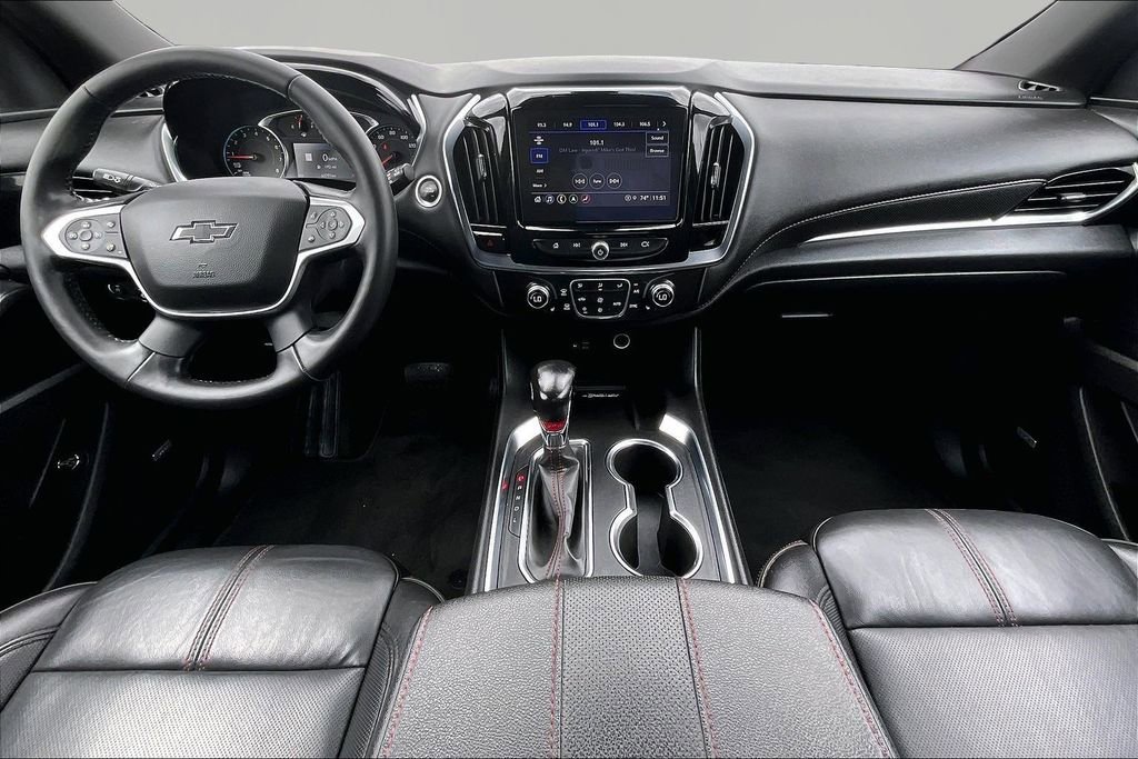 Used 2022 Chevrolet Traverse RS FWD image 16