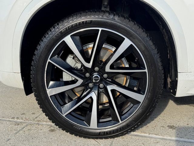 Used 2020 Volvo XC90 T6 Momentum w/ Protection Package Premier image 12