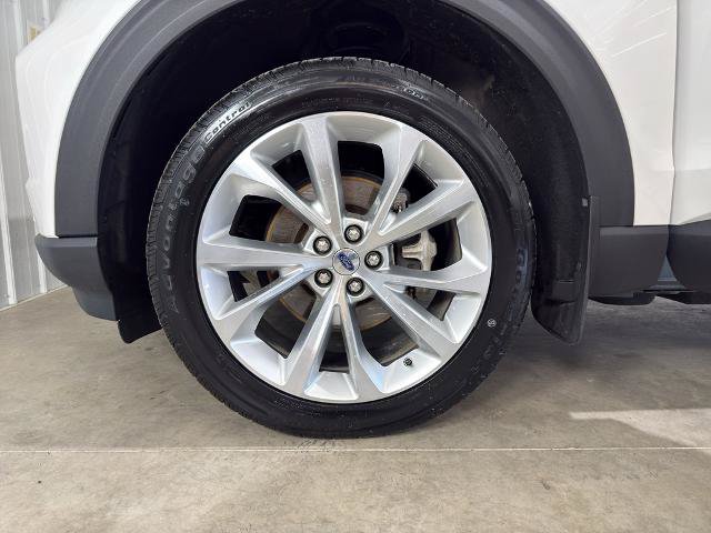 Certified 2023 Ford Explorer Platinum w/ Class IV Trailer Tow Package AWD/4WD image 8