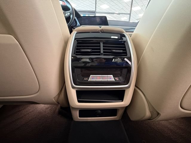 Used 2022 BMW X5 xDrive45e w/ Luxury Seating Package AWD/4WD image 25