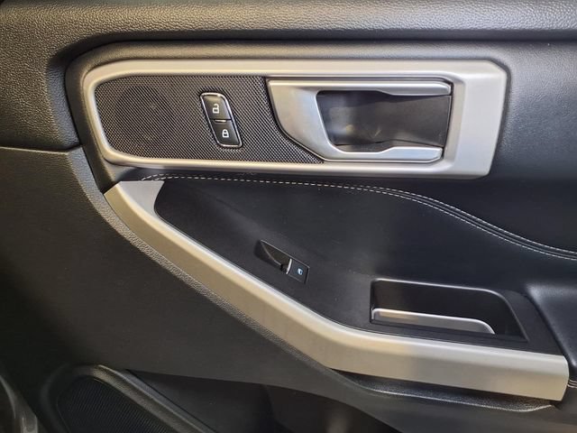 Certified 2022 Ford Explorer XLT RWD image 30