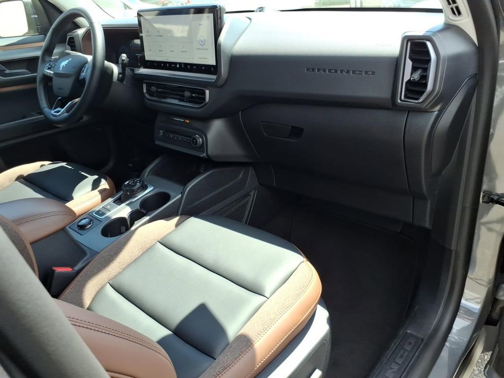 Certified 2025 Ford Bronco Sport Outer Banks w/ Outer Banks Tech Package+ AWD/4WD image 9