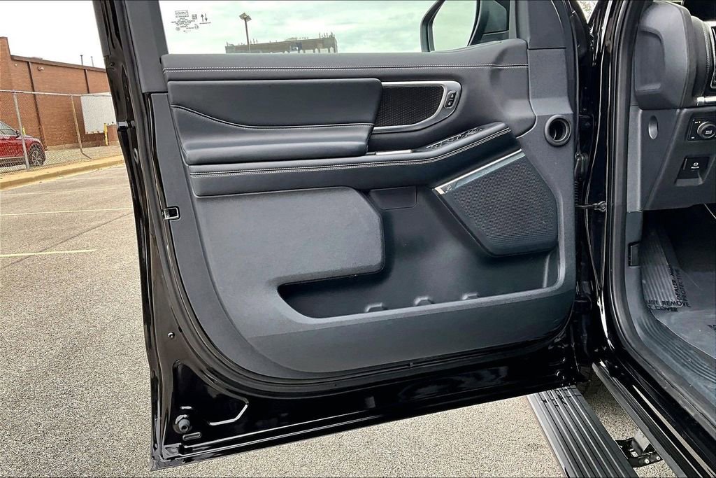 Certified 2025 Ford Expedition Platinum w/ Stealth Appearance Package AWD/4WD image 22