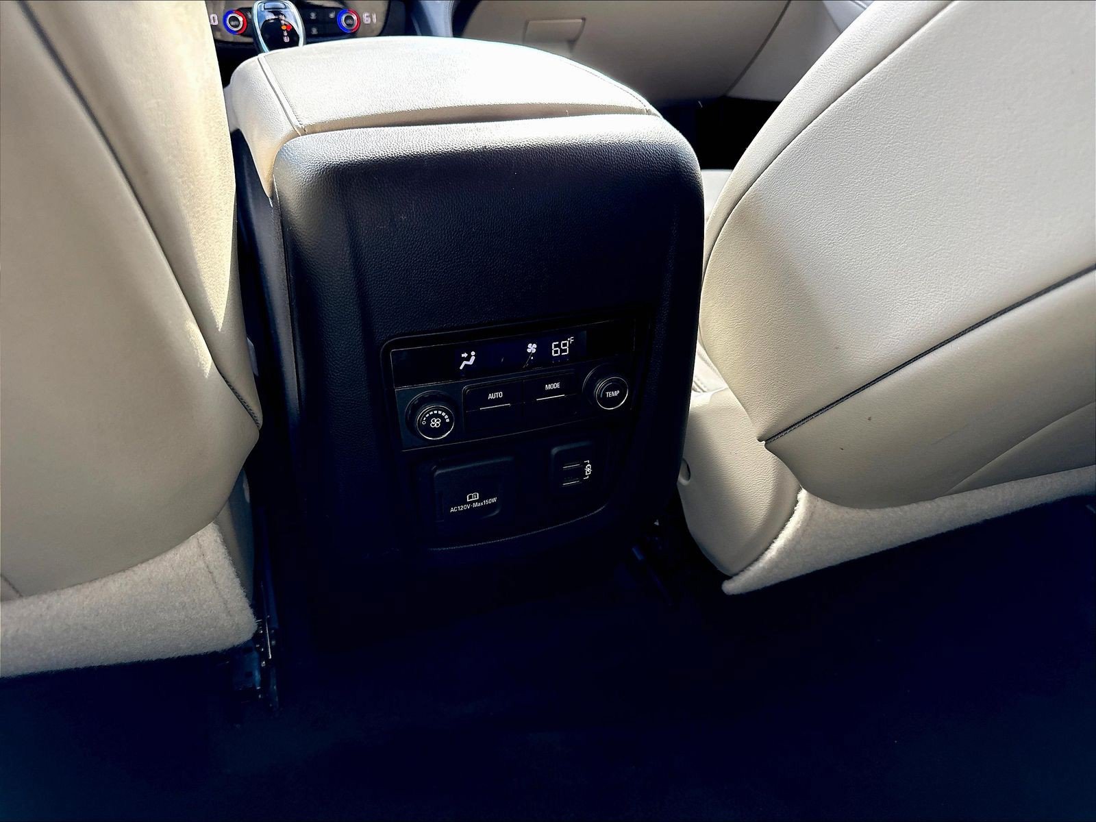Used 2020 Buick Enclave Essence w/ Sound and Sites Package FWD image 14