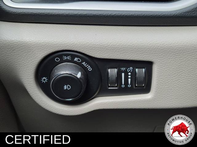 Used 2023 Chrysler Pacifica Touring-L FWD image 29
