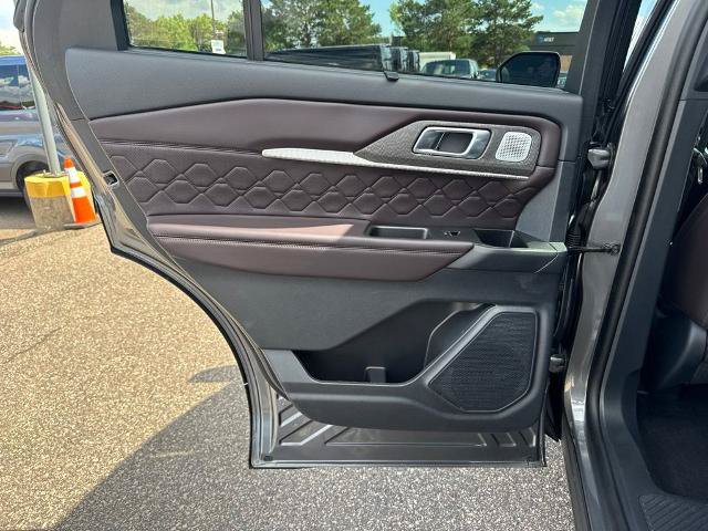 Certified 2025 Ford Explorer Platinum w/ Ultimate Package AWD/4WD image 32