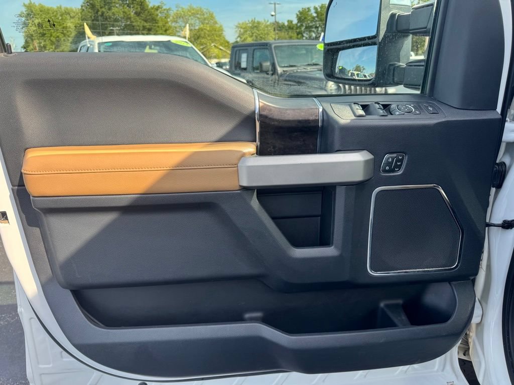 Certified 2022 Ford F250 Lariat w/ Lariat Ultimate Package AWD/4WD image 2