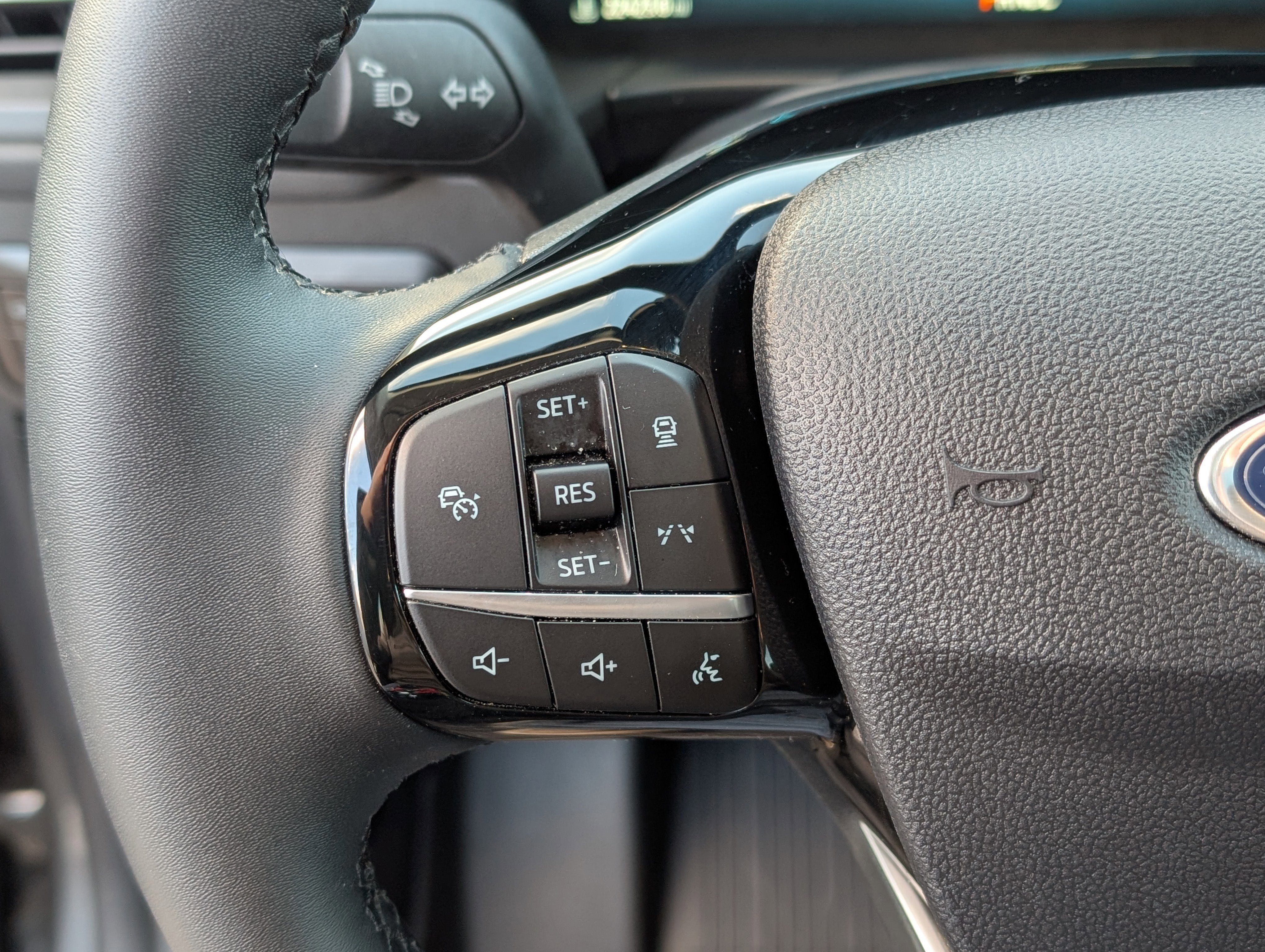 Certified 2023 Ford Escape SE w/ PHEV Premium Package image 25