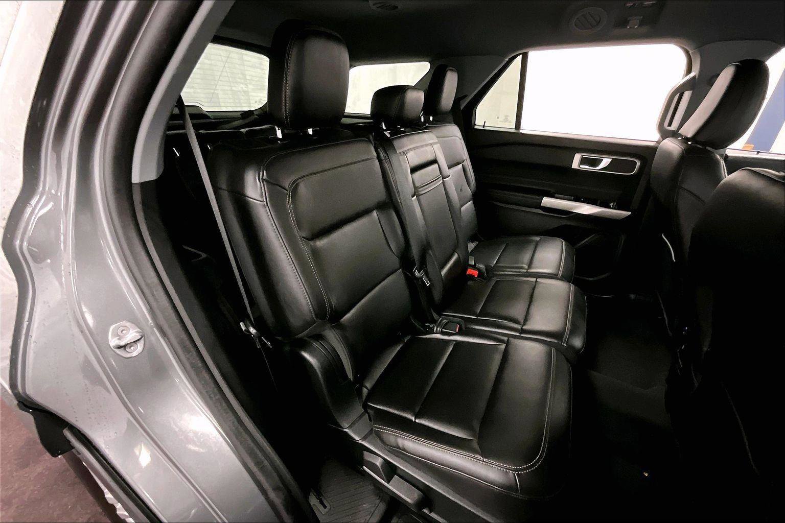 Certified 2022 Ford Explorer XLT w/ Equipment Group 202A image 26