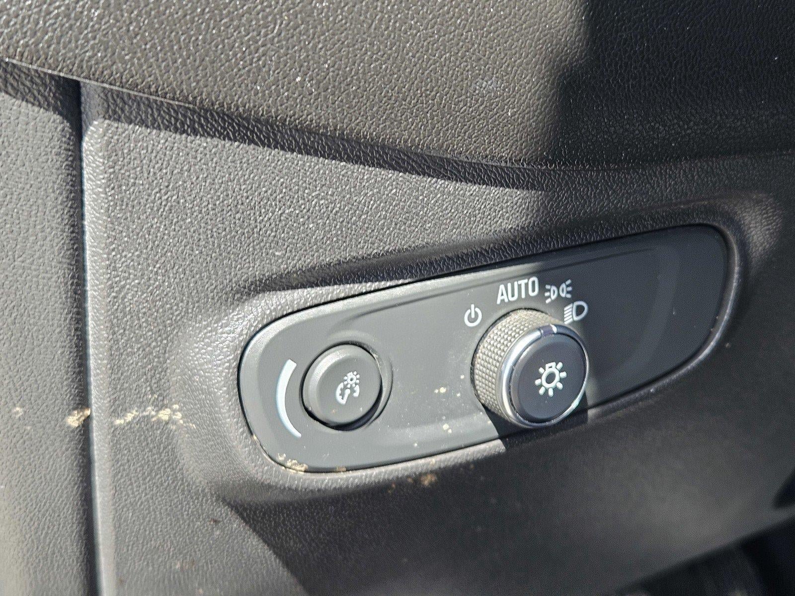 Used 2024 Chevrolet Equinox LT FWD image 14