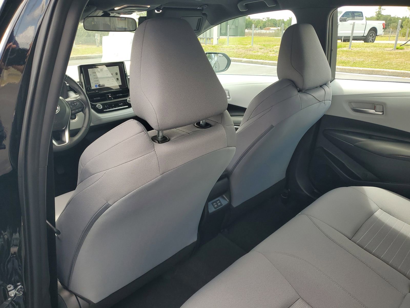 Used 2025 Toyota Corolla SE FWD image 10