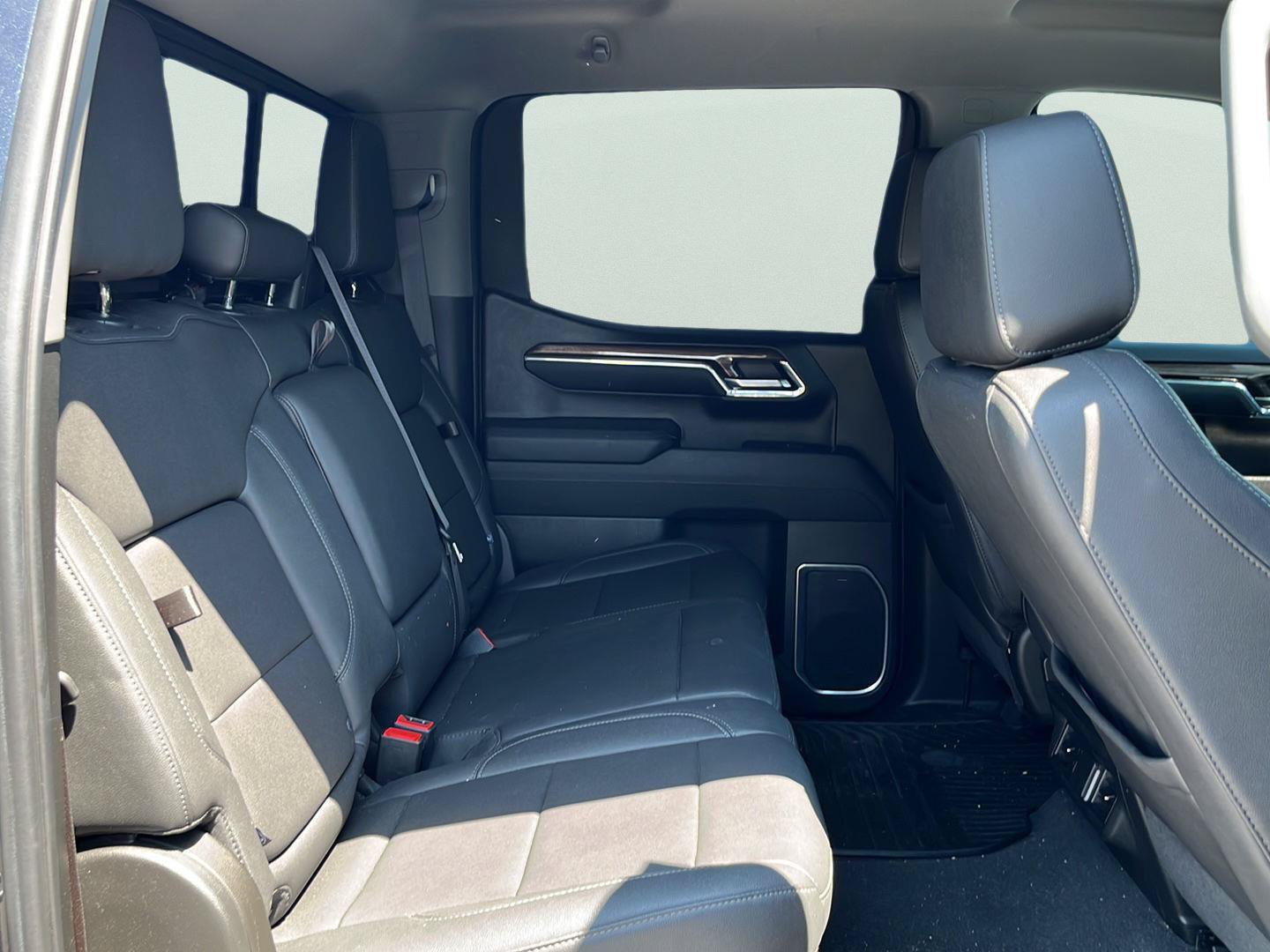 Used 2024 Chevrolet Silverado 1500 LT w/ Leather Package RWD image 19