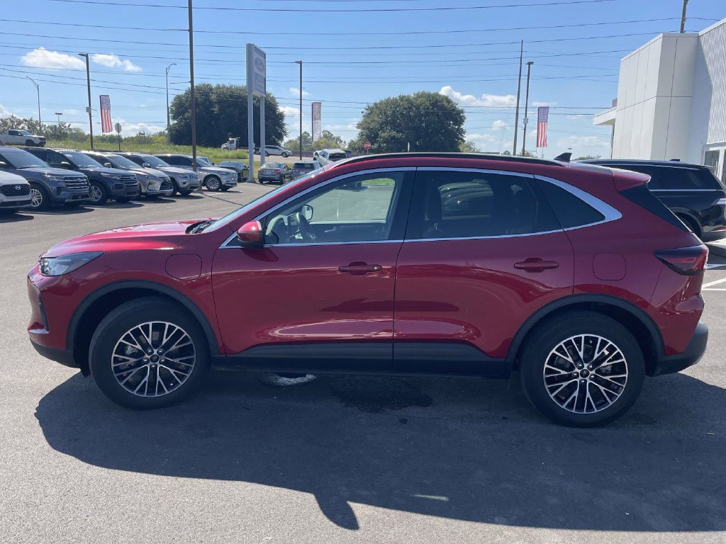 Certified 2025 Ford Escape SE FWD image 6