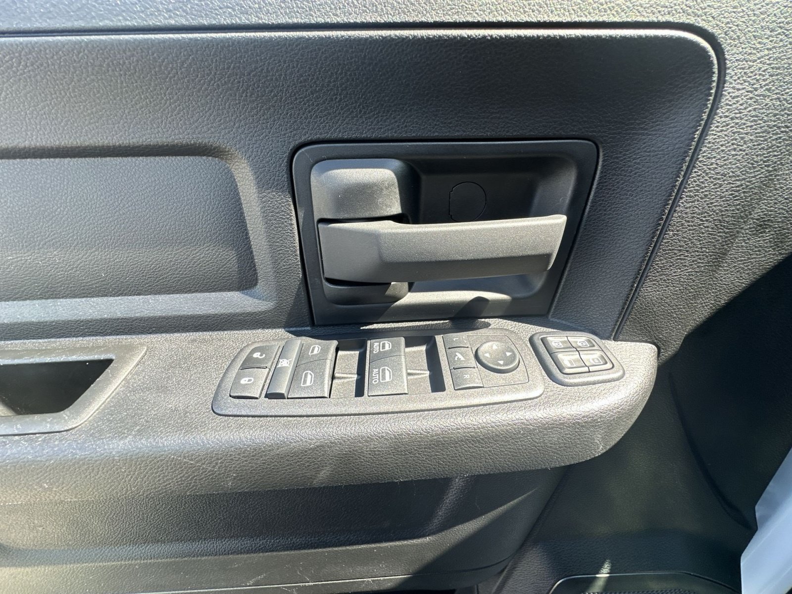 Used 2024 RAM 2500 Tradesman w/ Chrome Appearance Group AWD/4WD image 23