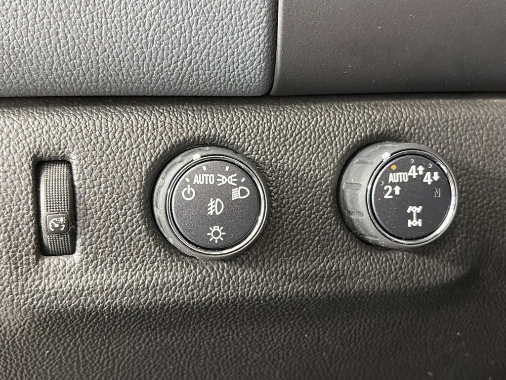 Used 2019 Chevrolet Colorado Z71 w/ LPO, Premium Interior Package image 23