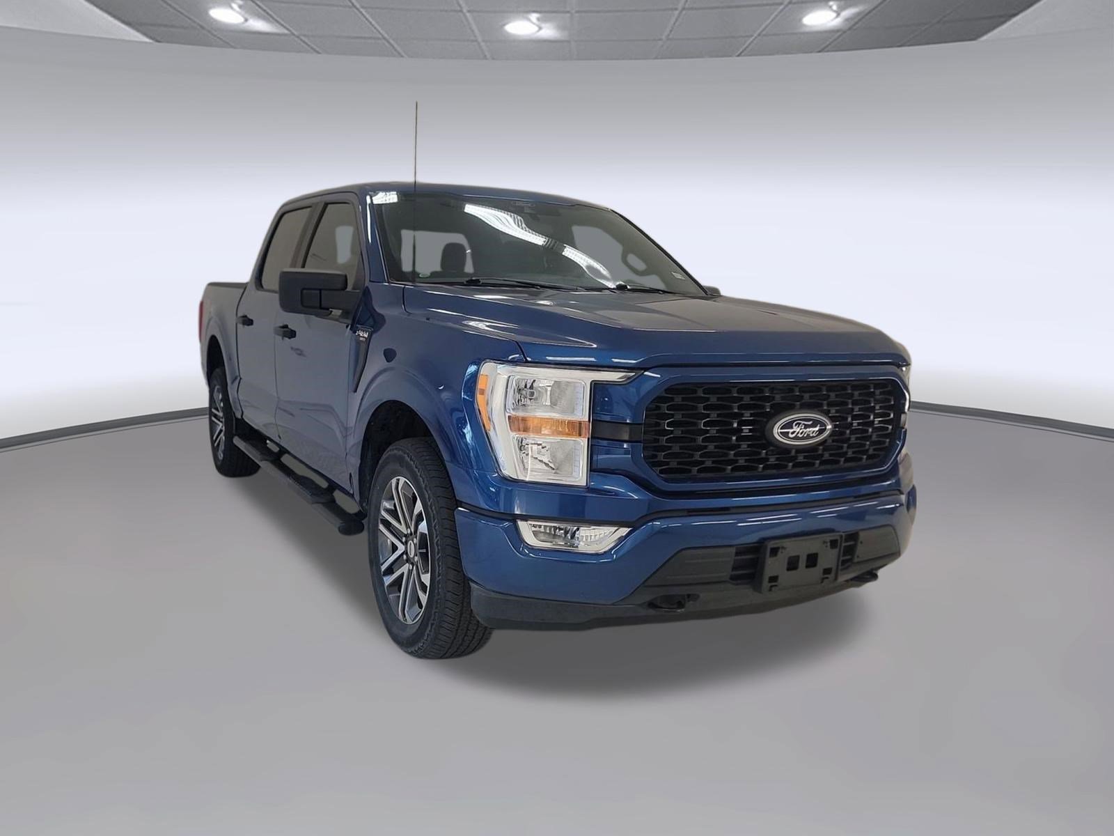 Certified 2022 Ford F150 XL w/ STX Appearance Package AWD/4WD image 4