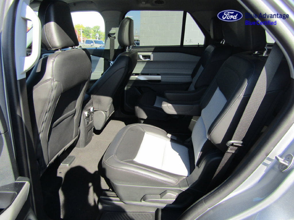Certified 2024 Ford Explorer XLT w/ Equipment Group 202A AWD/4WD image 36
