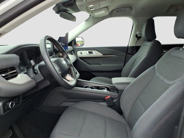 Certified 2025 Ford Explorer Active RWD image 7