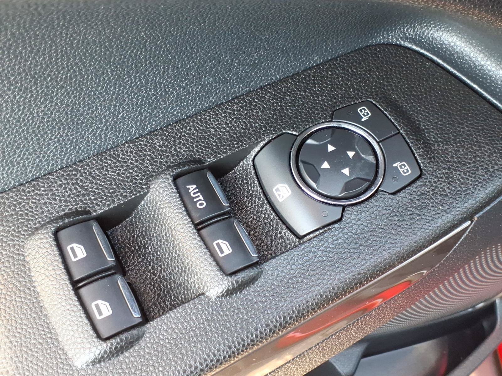 Certified 2019 Ford EcoSport SE w/ SE Convenience Package FWD image 11