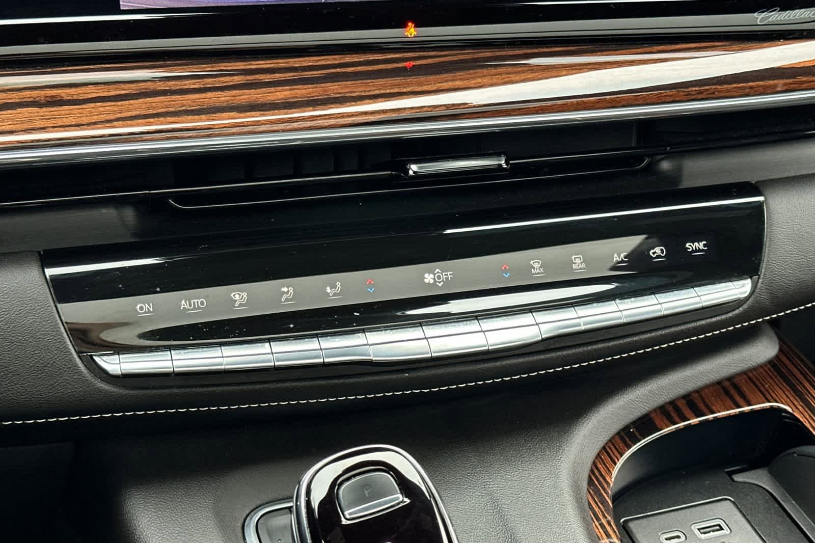 Used 2022 Cadillac Escalade Premium Luxury image 23