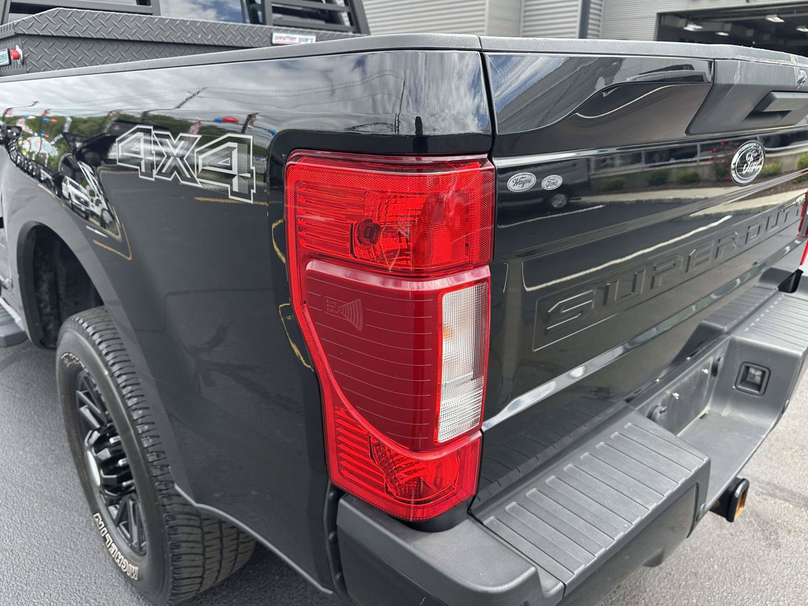 Certified 2022 Ford F250 XLT w/ Black Appearance Package AWD/4WD image 10