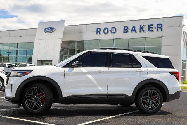 Certified 2025 Ford Explorer ST-Line w/ ST-Line Street Pack AWD/4WD image 3