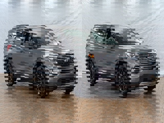 Certified 2023 Ford Explorer XLT w/ Equipment Group 202A image 1