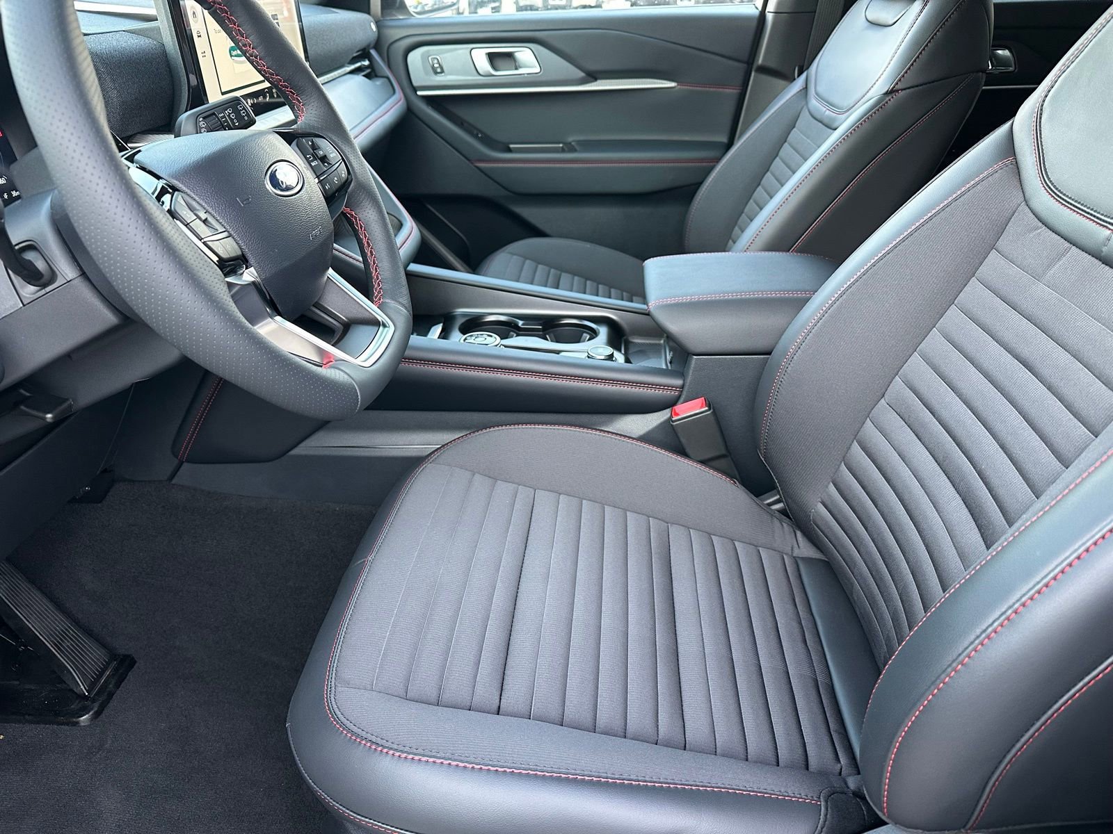 Certified 2025 Ford Explorer ST-Line image 57