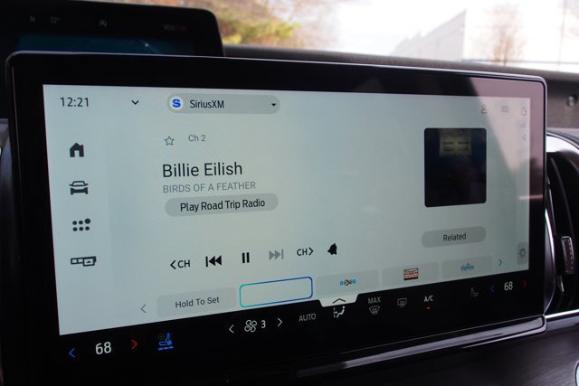 Certified 2025 Ford Expedition Max Platinum w/ Driver's Package image 30