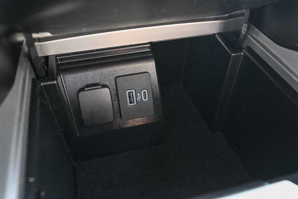 Certified 2023 Ford Explorer XLT w/ Equipment Group 202A image 40