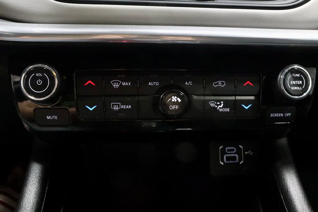Used 2023 Jeep Compass Limited AWD/4WD image 30