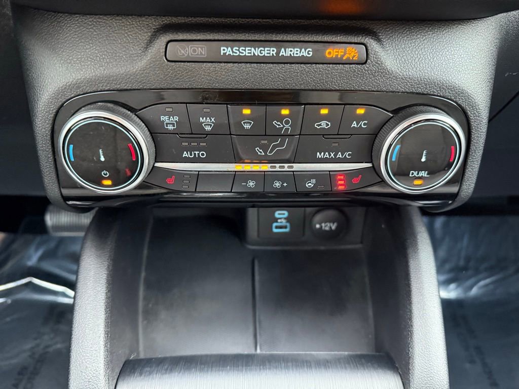 Certified 2022 Ford Escape SE w/ SE Sport Appearance Package image 14