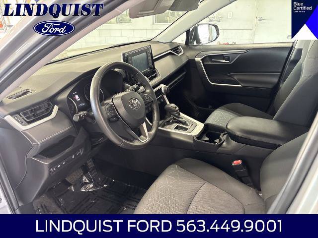 Used 2020 Toyota RAV4 XLE w/ Convenience Package FWD image 9