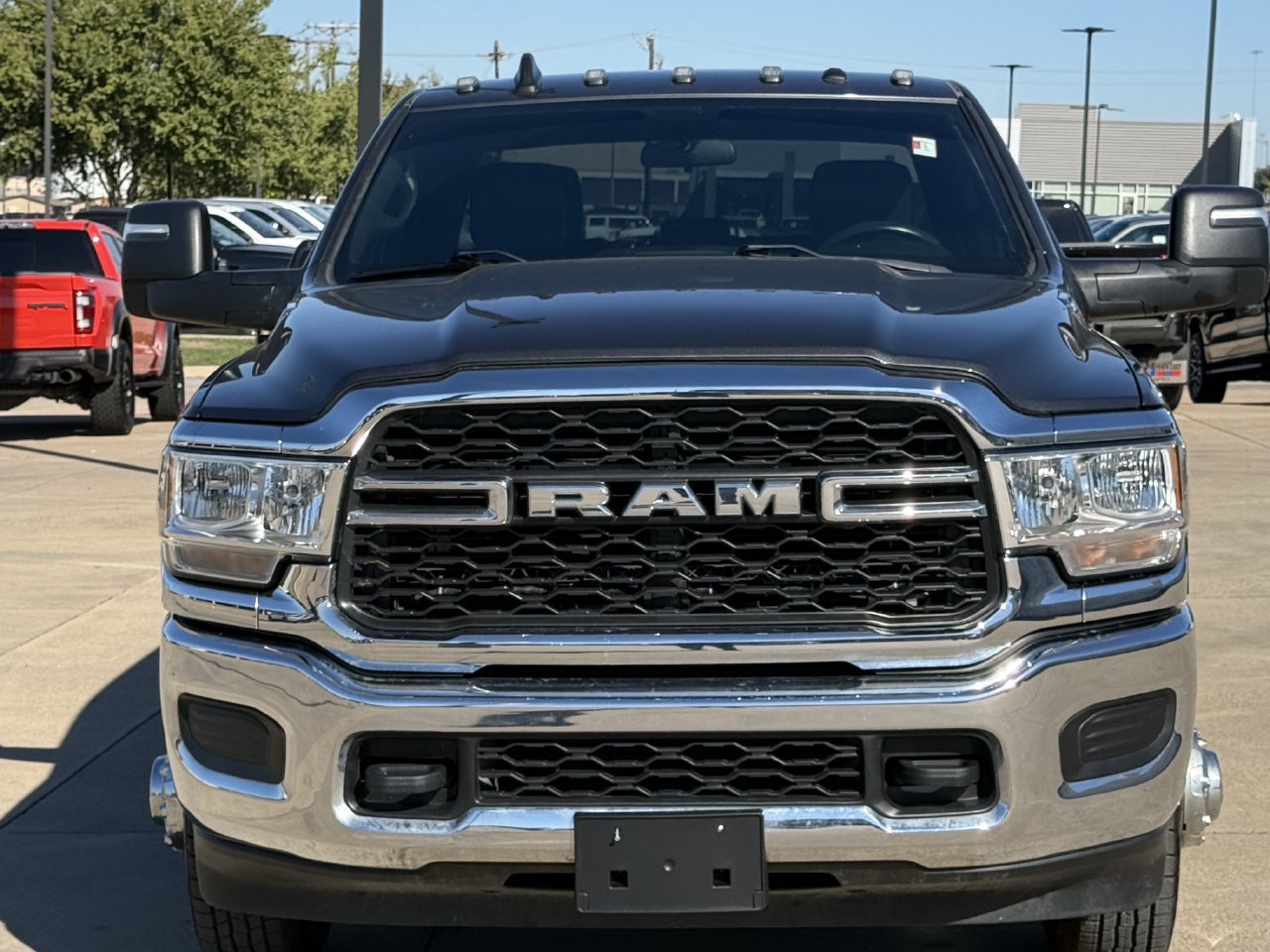 Used 2024 RAM 3500 Tradesman w/ Chrome Appearance Group AWD/4WD image 7