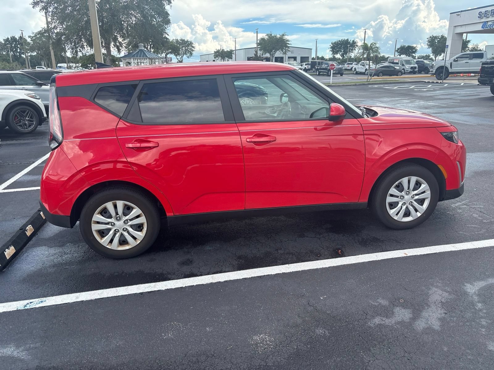 Used 2025 Kia Soul LX FWD image 4
