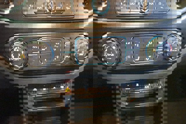 Used 2022 Chevrolet Colorado W/T image 18