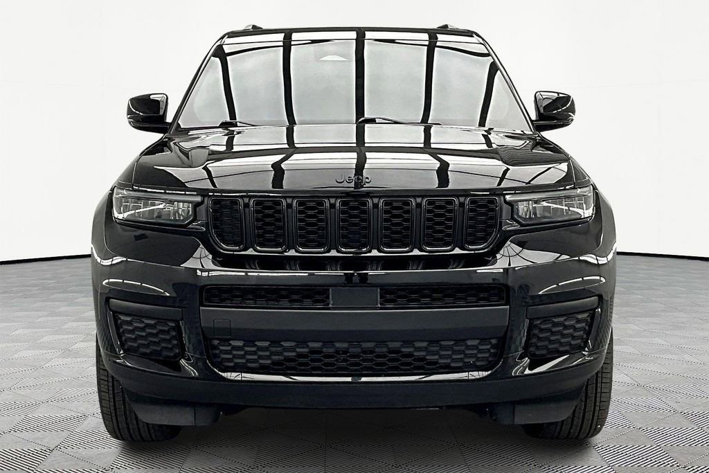Used 2024 Jeep Grand Cherokee L Altitude AWD/4WD image 3