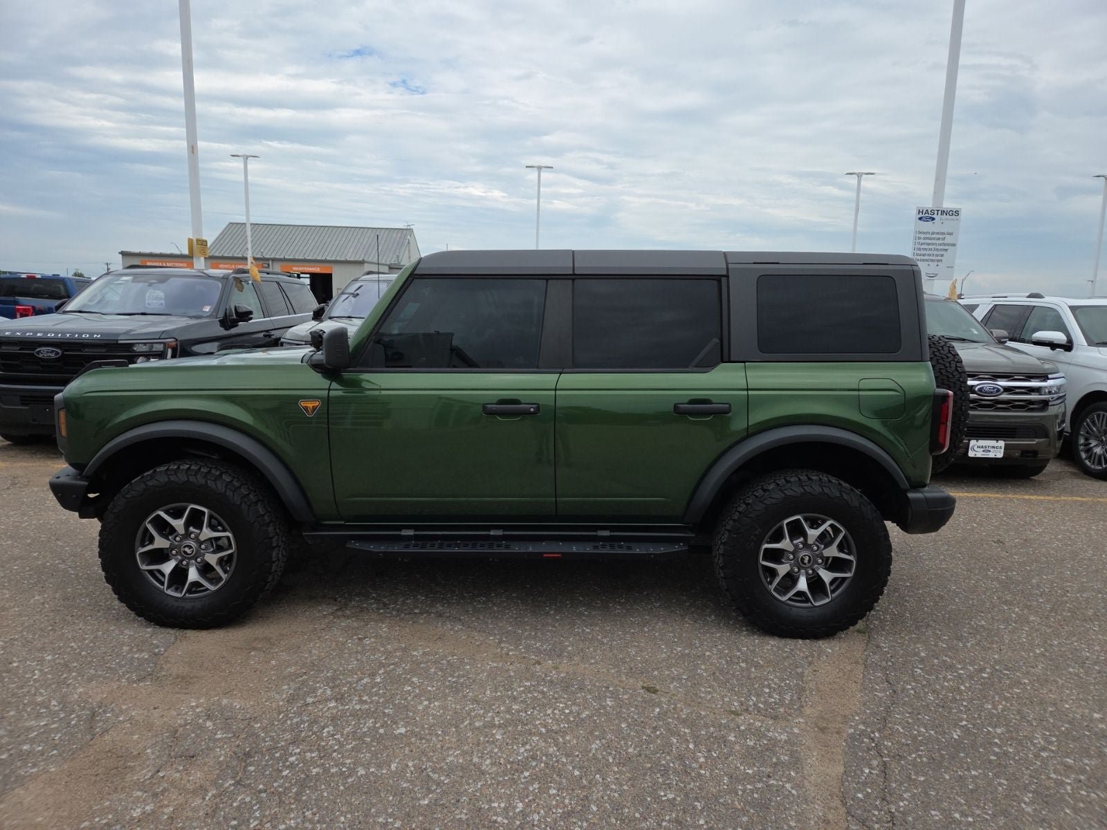 Certified 2024 Ford Bronco Badlands AWD/4WD image 2