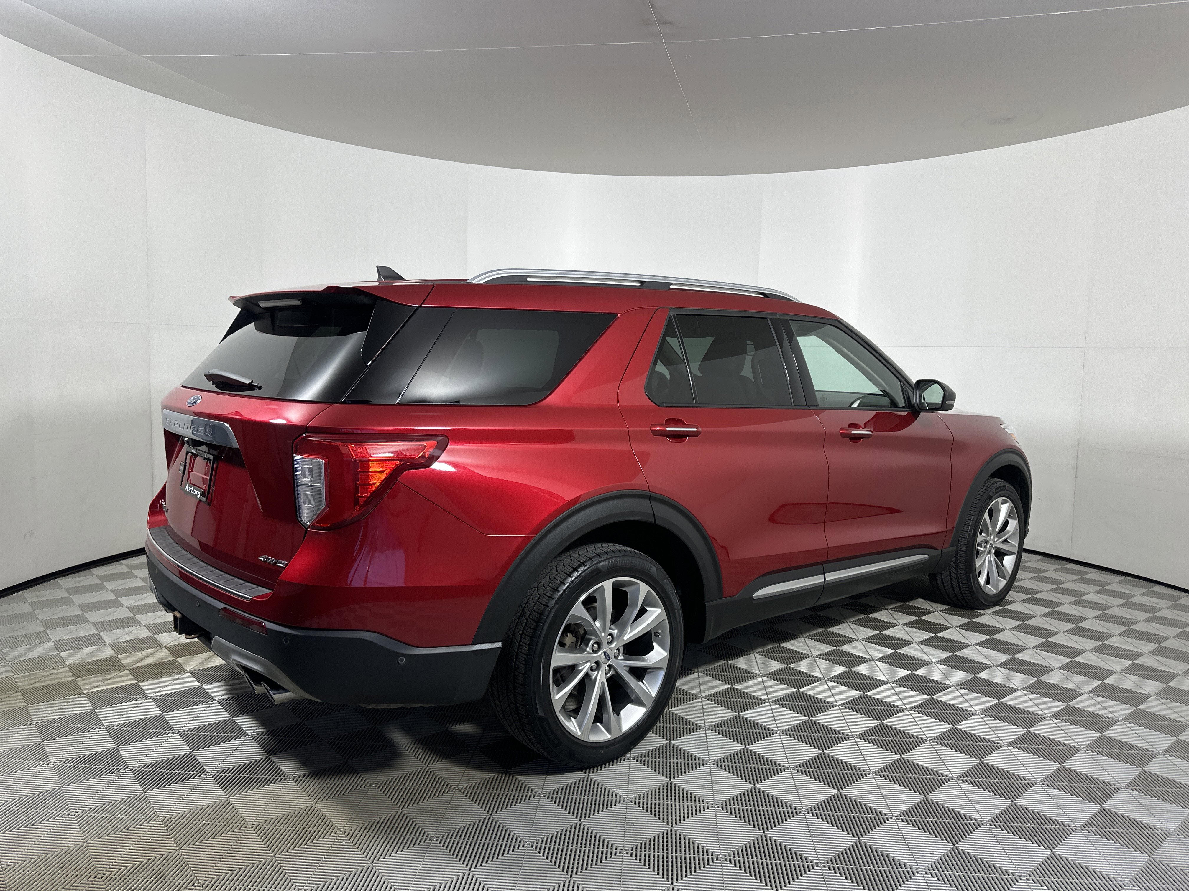 Certified 2021 Ford Explorer Platinum w/ Equipment Group 601A image 7