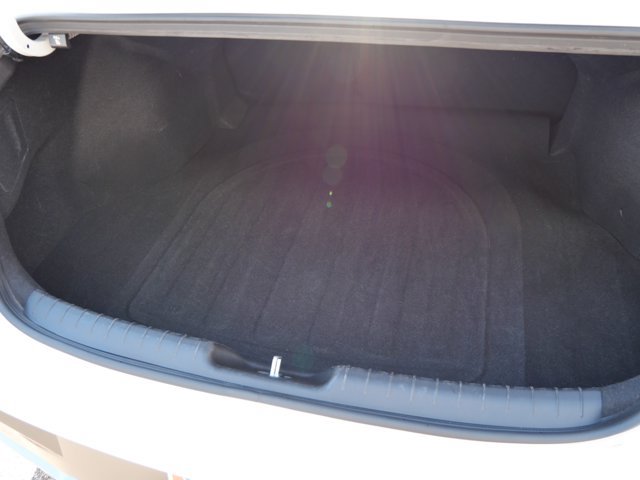 Used 2025 Hyundai Elantra SEL FWD image 9