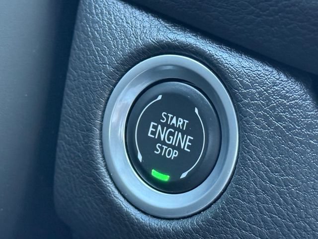 Used 2024 Cadillac XT4 Sport AWD/4WD image 18