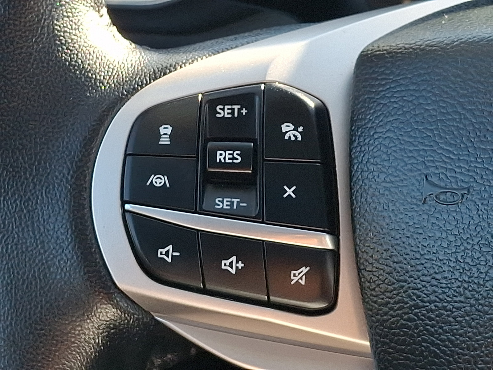 Certified 2023 Ford Explorer XLT w/ Equipment Group 202A AWD/4WD image 22