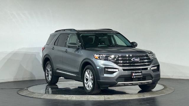 Certified 2022 Ford Explorer XLT w/ Equipment Group 202A AWD/4WD image 2