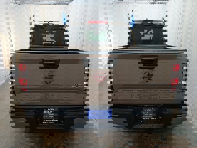 Used 2023 Nissan Frontier PRO-4X w/ Pro Convenience Package image 3