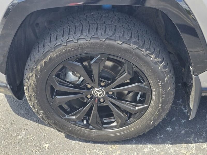 Used 2023 Toyota RAV4 SE AWD/4WD image 10