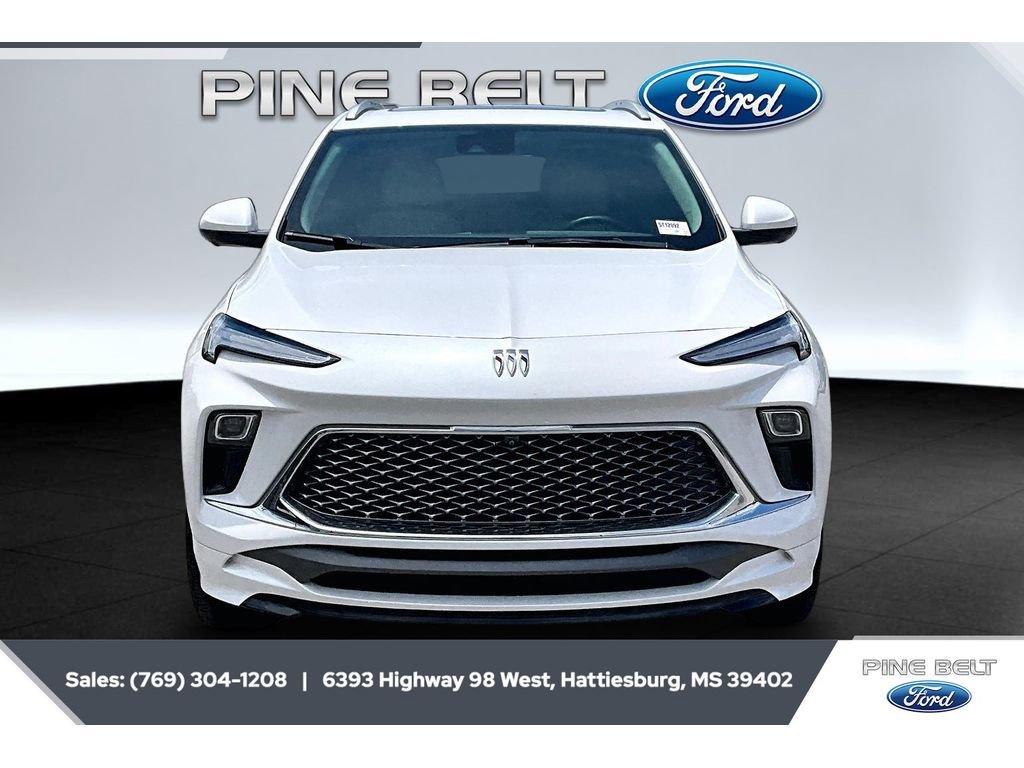 Used 2024 Buick Encore GX Avenir w/ Avenir Technology Package FWD image 3