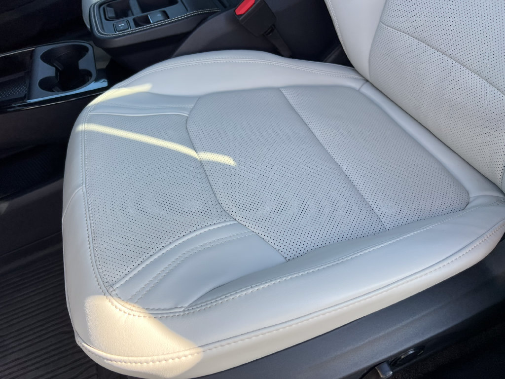 Certified 2025 Ford Mustang Mach-E Premium w/ Interior Protection Package AWD/4WD image 9